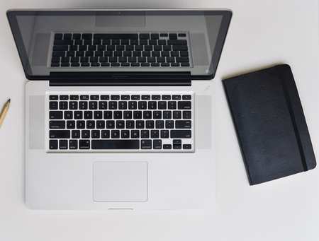 apple-desk-laptop-5363.jpg