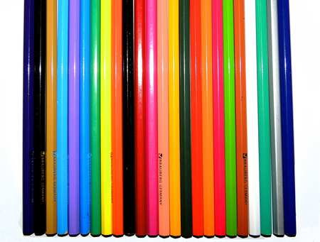 pencils-981560_1920.jpg